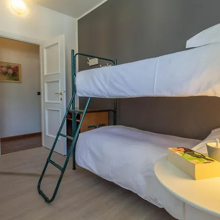 Apartment Mamma Ciccia Holiday Home - Old Village Apartment Mandello del Lario